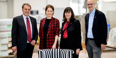 WKÖ-Präsidentin Schultz und WKNÖ-Präsident Ecker besuchten Wittmann Möbelwerkstätten