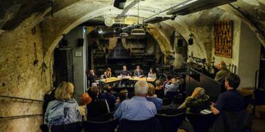 "dichterloh"-Festival lässt Lyrik in der Alten Schmiede hochleben