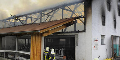 Blitzschlag: Brand auf Anwesen in Tarsdorf