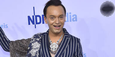 Julian F. M. Stoeckel: „Er wollte uns alle verbrennen!“ – Entertainer bittet um Hilfe