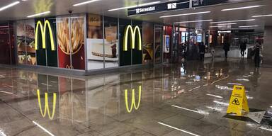 U-Bahn-Station Wien geflutet