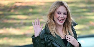 "Hatte solche Angst": Kylie Minogue spricht offen über ihren Krebsschock
