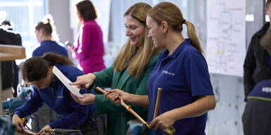 waff-Lehrlingstour: Stadträtin Novak besucht engagierte Ausbildungsbetriebe