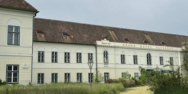 Badner Hotel-Ikone Sauerhof vor Rückkehr auf die Bühne