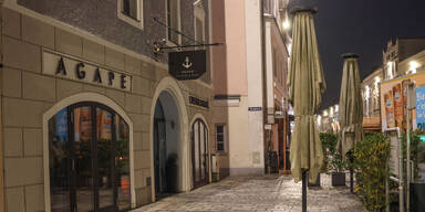 Gast stürzt über Restaurant-Treppe und stirbt 