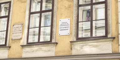 Gedenktafel für Nikolaus und Alice Harnoncourt enthüllt