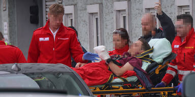 Demo Wels Hand weggesprengt