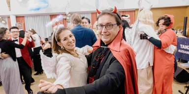 "Im Himmel ist die Hölle los!“ - Maskenball-Premiere voller Erfolg