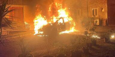 Feuerwehrleute entdeckten Brand: Drei Bewohner gerettet