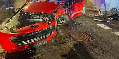 Lenker (54) krachte mit Auto gegen Hausmauer: schwer verletzt