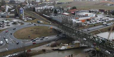 Donaubrücke: Grundeigentümer errichten Barrikaden (gedanklich)