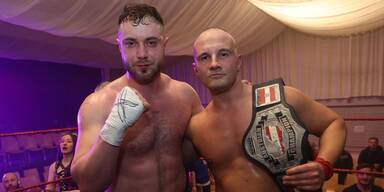 Wrestling im Waldviertel: Für Lokalmatadoren stand Ehre am Spiel