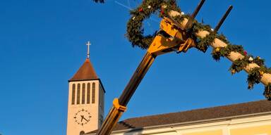 Gescheiterter Maibaum-Diebstahl führte zu Feuerwehreinsatz