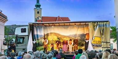 Nicht "UMSONST!" - Das Lastkrafttheater kommt jetzt auch in MEINE Stadt