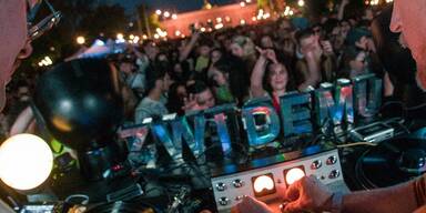 Demokratie trifft Techno beim "Europa Rave" in Wien