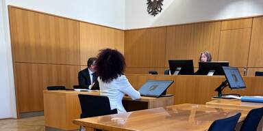 "Ehe-Lüge" & Pflege-Schock: Mausi Lugner schießt vor Gericht gegen Simone
