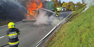 Lkw brannte völlig ab