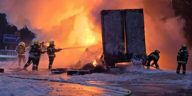 "Reifen schmolzen": Lkw-Brand löst A21-Sperre aus