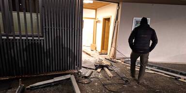 Auto krachte in Musikschule Göstling