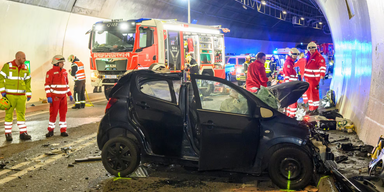 Tödlicher Tunnel-Crash mit LKW – 20-Jährige gestorben