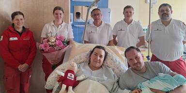 Rührendes Muttertags-Wunder: Baby Dorothea kam im Rettungswagen zur Welt