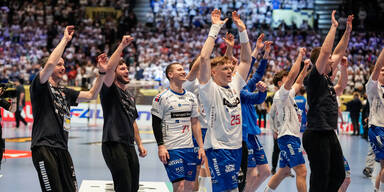 Färöer-Wahnsinn: Großfamilie lässt ganzes Land ausflippen