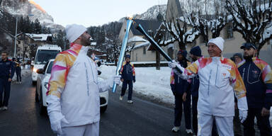 Olympisches Feuer nach 70 Jahren wieder in Cortina