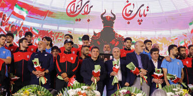 Irans WM-Team wie Kriegshelden verabschiedet