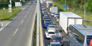 Mega-Stau lässt Autofahrer auf Südost-Tangente verzweifeln