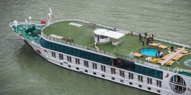 Drama auf Donauschiff: Deutsche stürzt in den Tod