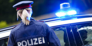 Schüler hantiert mit Waffe – Polizei-Großeinsatz in Wiener Schule