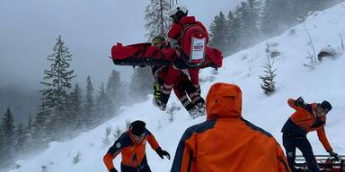 In Sneakers vom Schneeberg gerettet