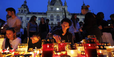 Graz trauert: Lichtermeer am Hauptplatz