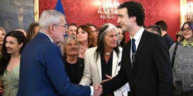 Cosmó & Co.: Klassentreffen der ESC-Allstars bei VdB in der Hofburg