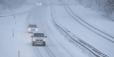 APA - SCHNEEFÄLLE - SALZBURG =.jpg