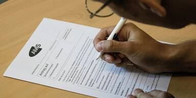 APA THEMENBILD  ARBEITSLOSIGKEIT  ARBEITSLOSENUNTERSTÜTZUNG  ARBEIT  WIRTSCHAFT  AMS =.jpg