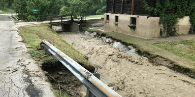 KÄRNTEN: UNWETTER - MEHRERE KELLER IM KÄRNTNER METNITZTAL ÜBERFLUTET 