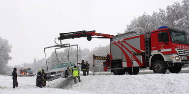 APA-HANDOUT--SCHNEE-ZAHLREICHE-FAHRZEUGBERGUNGEN-IM-BURGENLAND-=.jpg