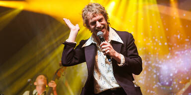 FM4 feiert Geburtstag mit Szenegrößen und Chartstürmern