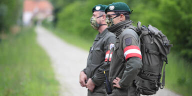 Mit Messer attackiert: Soldaten fanden hilfesuchende Frau