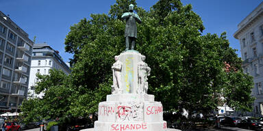 APALUEGER DENKMAL =.jpg