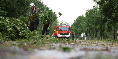 APAMutmaßlicher Tornado richtige massive Schäden in Lippstadt an =.jpg