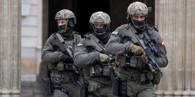 Bürgermeister warnt ganzen Ort vor Amokläufer