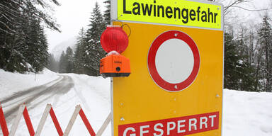 Lawinengefahr Straßensperre Sperre Lawinen