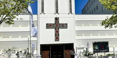 "Kirchenschiff" geht in Wien vor Anker 