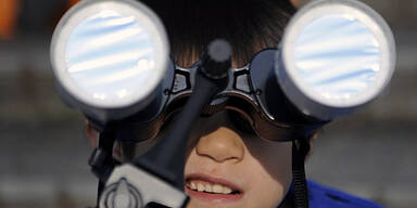 Spektakuläre Sonnenfinsternis in Asien & USA