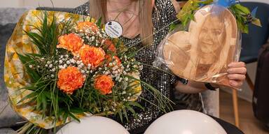 Liebes-Rätsel um Simone Lugner: DAS steckt hinter dem Herz-Geschenk zum 44er