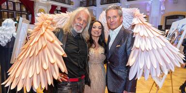 Wiener Sofiensäle als Olymp: Margarita Gavrielova lud zur Gött:innen-Vernissage