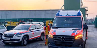 Furchtbarer Arbeitsunfall: Mann Hand zerquetscht