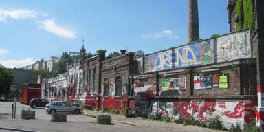Arena Wien wird zum "Heurigen" - mit Pub-Quiz, Schanigarten & Rollschuhdisco